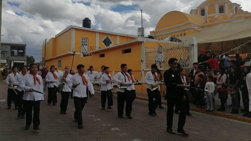 MARCHING BAND “ENIGMA” DE COSCOMATEPEC DEBUTA EN PUEBLA