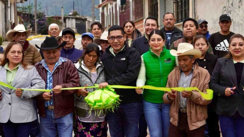 PAVIMENTAN MÁS CALLES EN TETLA
