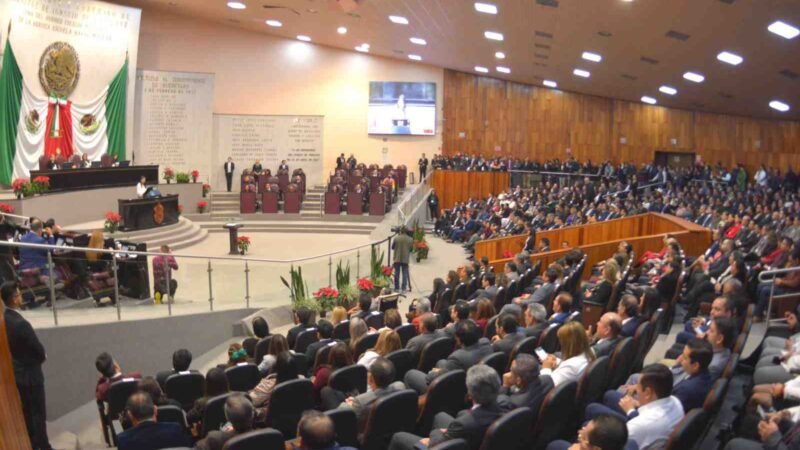 VALORAN LEGISLATIVO Y EJECUTIVO RESULTADOS DEL V INFORME DE GOBIERNO