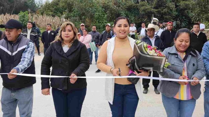 INAUGURA ALCALDESA OBRA EN EL TERRERO