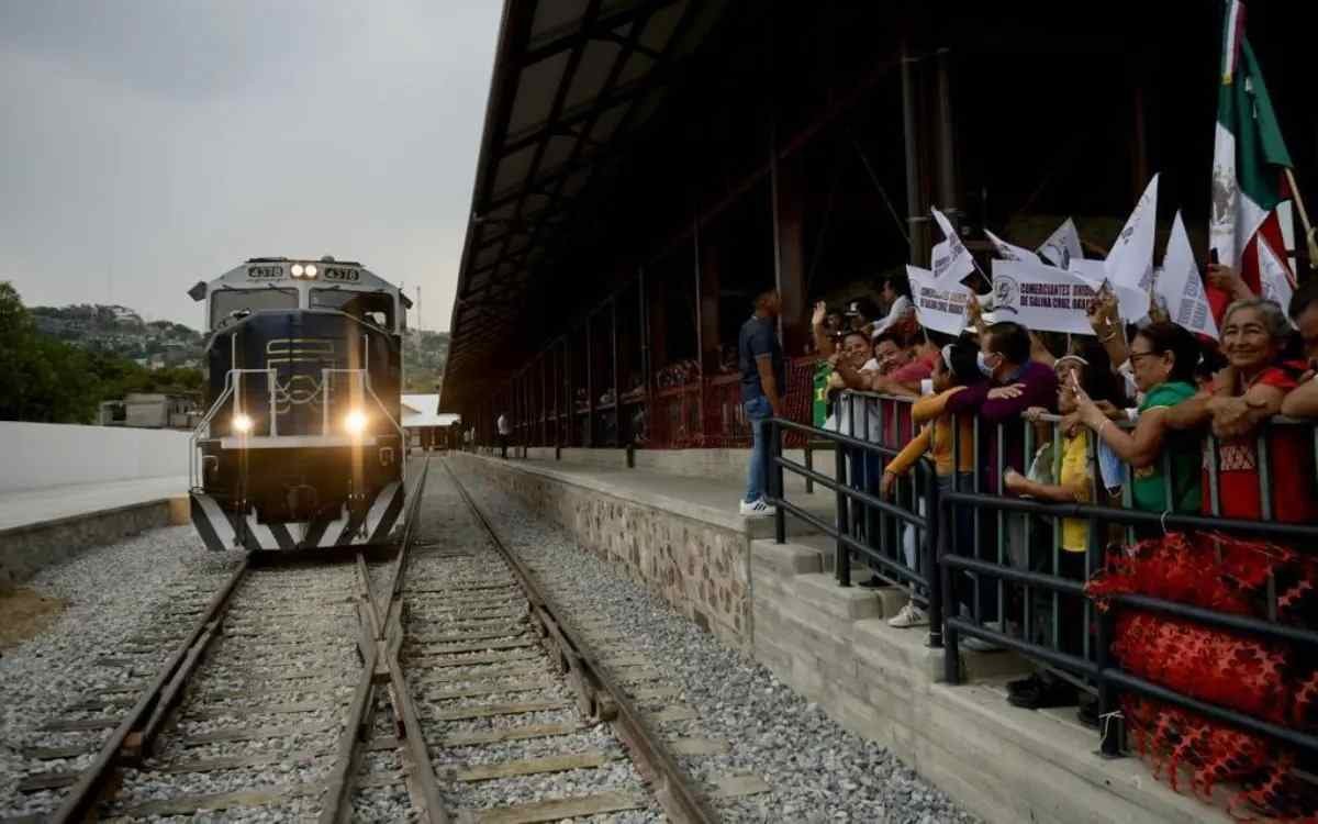 LÓPEZ OBRADOR INAUGURA PRIMER VIAJE DEL TREN INTEROCEÁNICO
