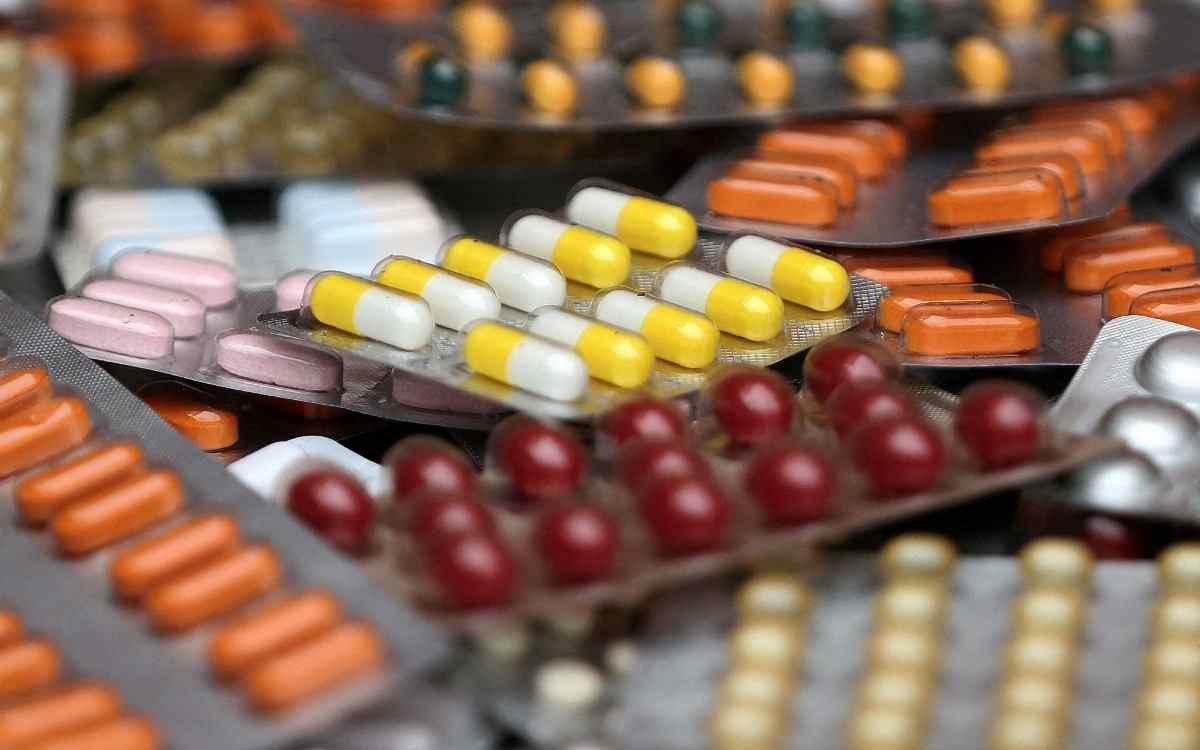 ALERTA POR  VENTA IRREGULAR DE 11 DISTRIBUIDORAS DE MEDICAMENTOS
