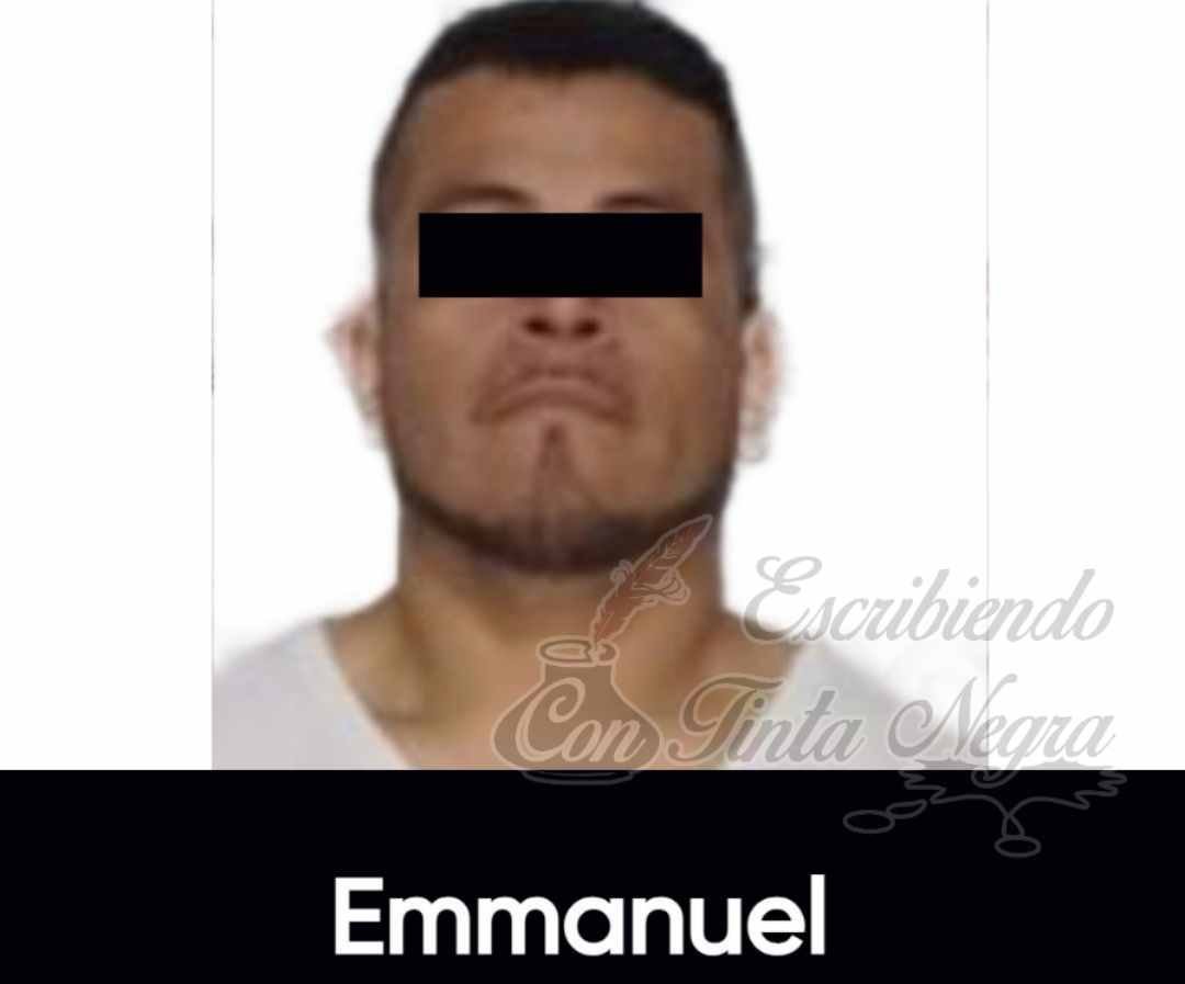 INTENTA APUÑALAR A POLICÍAS; LO PONEN TRAS LAS REJAS