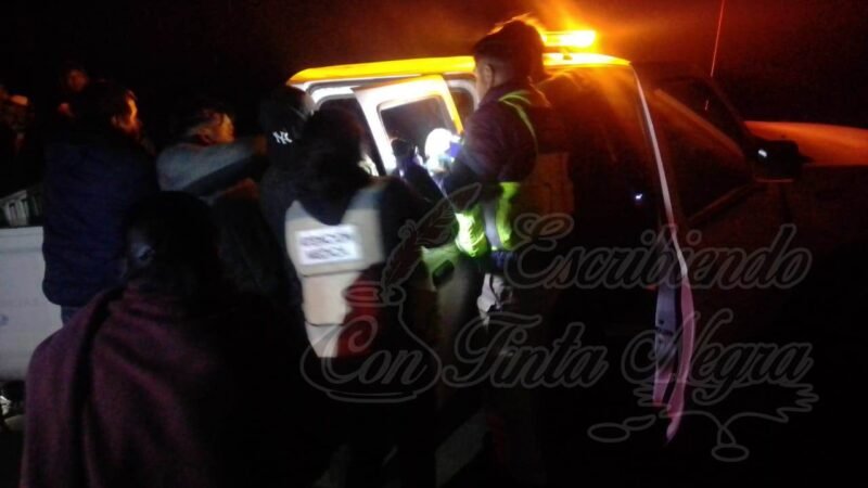 CAE CAMIONETA A BARRANCO; UNA PERSONA FALLECIÓ