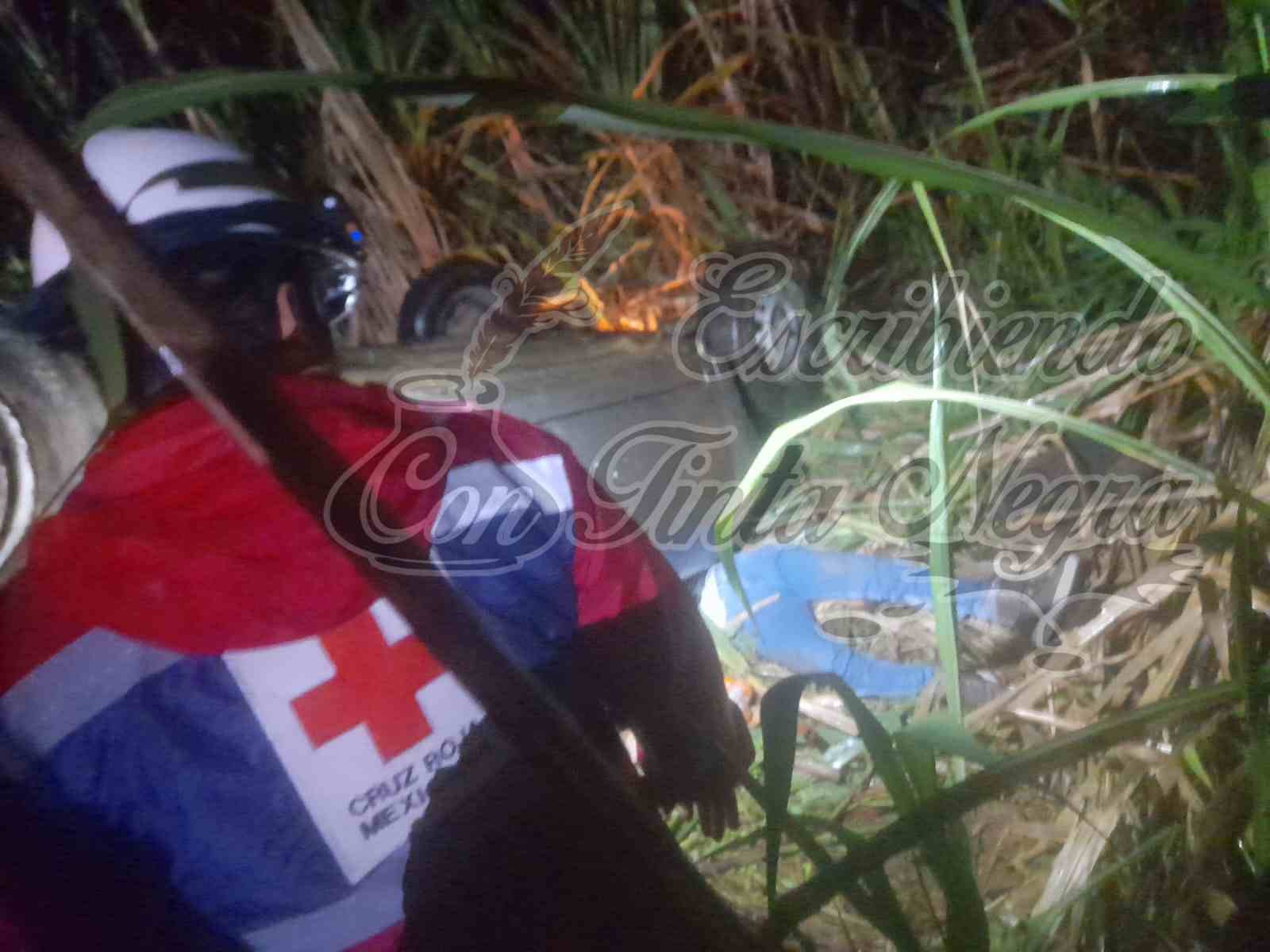 MUERE MUJER DE COMAPA EN VOLCADURA