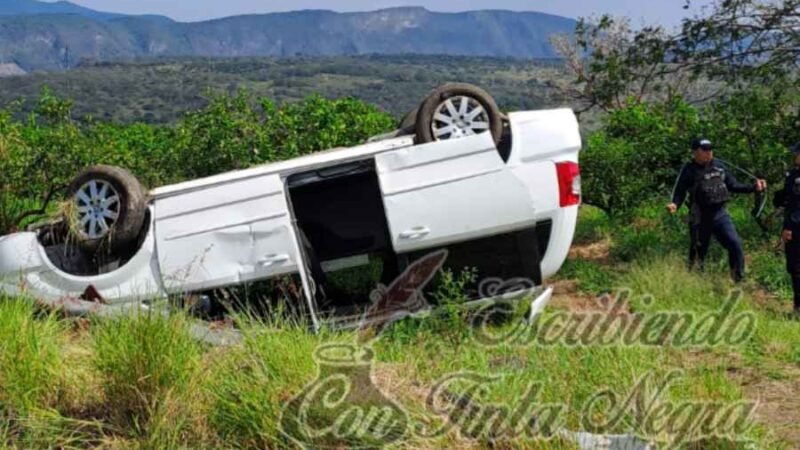 VUELCA CAMIONETA EN TLALTETELA
