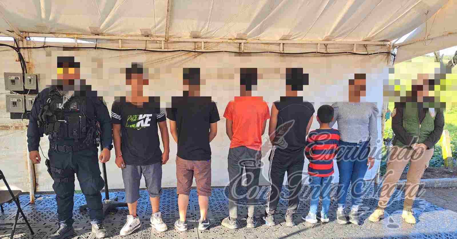 POLICÍA INTERVIENE A 32 MIGRANTES