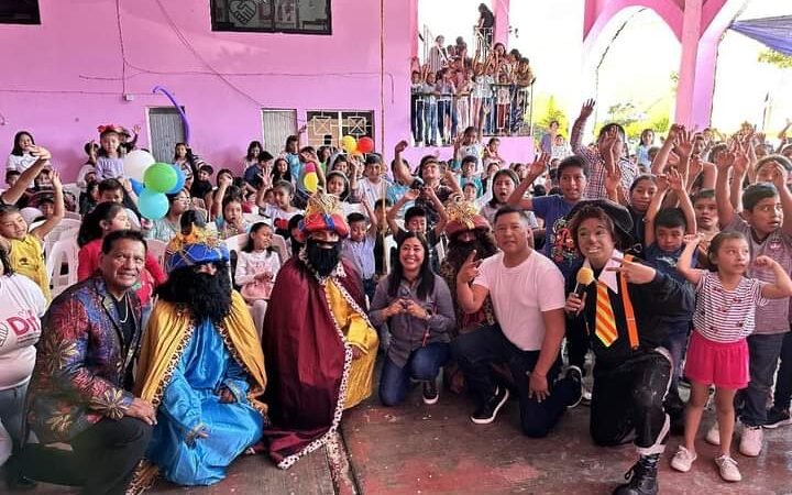 MELCHOR, GASPAR Y BALTAZAR FESTEJAN A NIÑOS DE TENAMPA