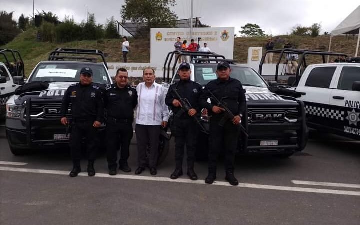 REFUERZAN SEGURIDAD EN HUATUSCO; ENTREGAN PATRULLAS AL MUNICIPIO