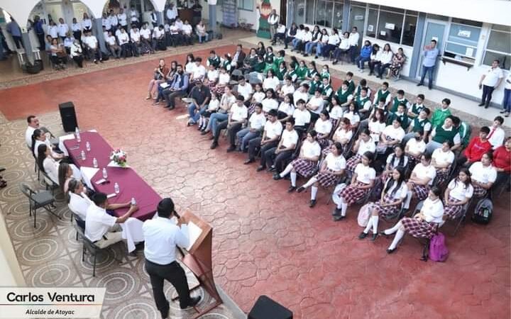PROMUEVE VENTURA DE LA PAZ A ATOYAC