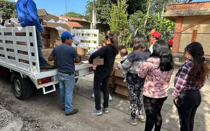 DIF ENTREGA APOYOS ALIMENTARIOS