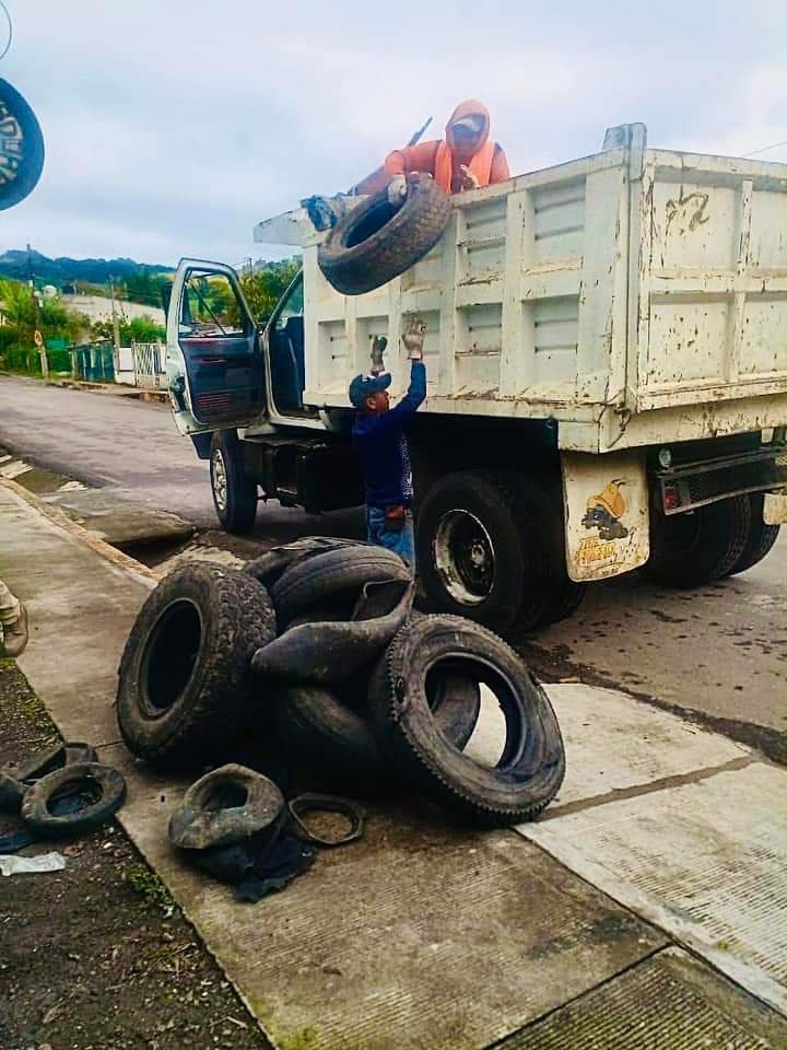RECOLECTAN MÁS DE 3 TONELADAS EN LLANTATÓN EN TOMATLÁN
