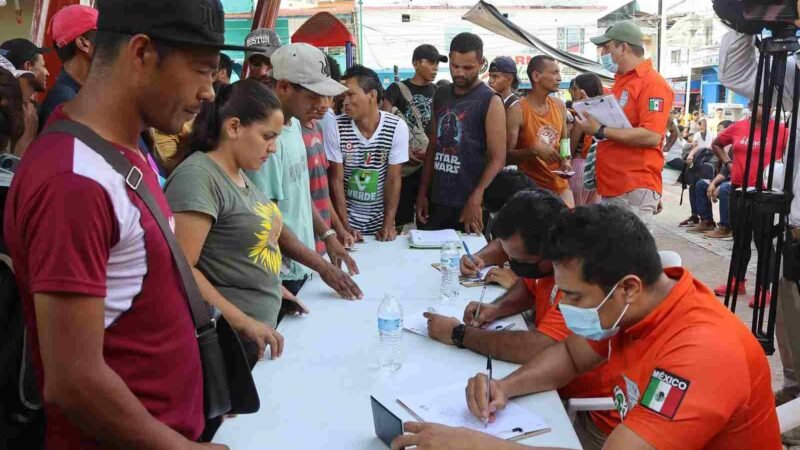 SE DISUELVE CARAVANA MIGRANTE Y SE ENTREGAN A AUTORIDADES EN CHIAPAS
