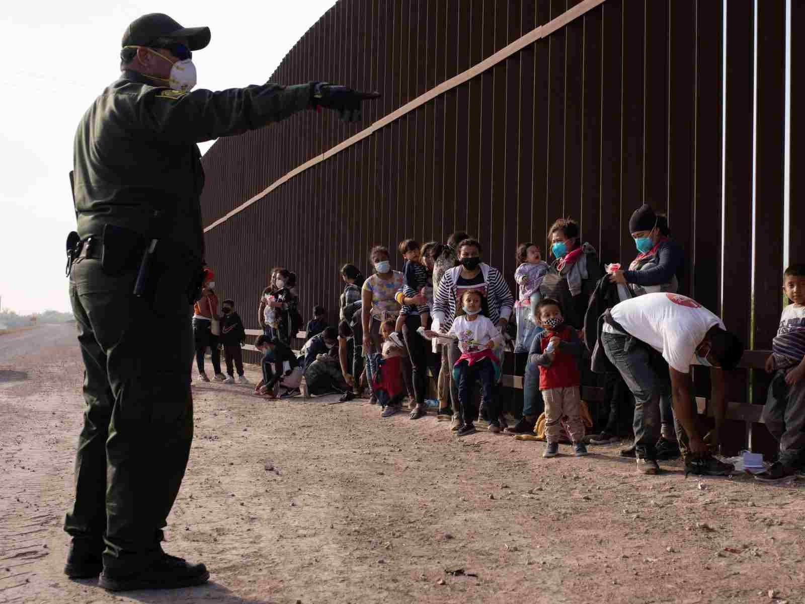 DEMANDAN A TEXAS POR POLÉMICA LEY QUE PERMITE DETENER Y EXPULSAR MIGRANTES