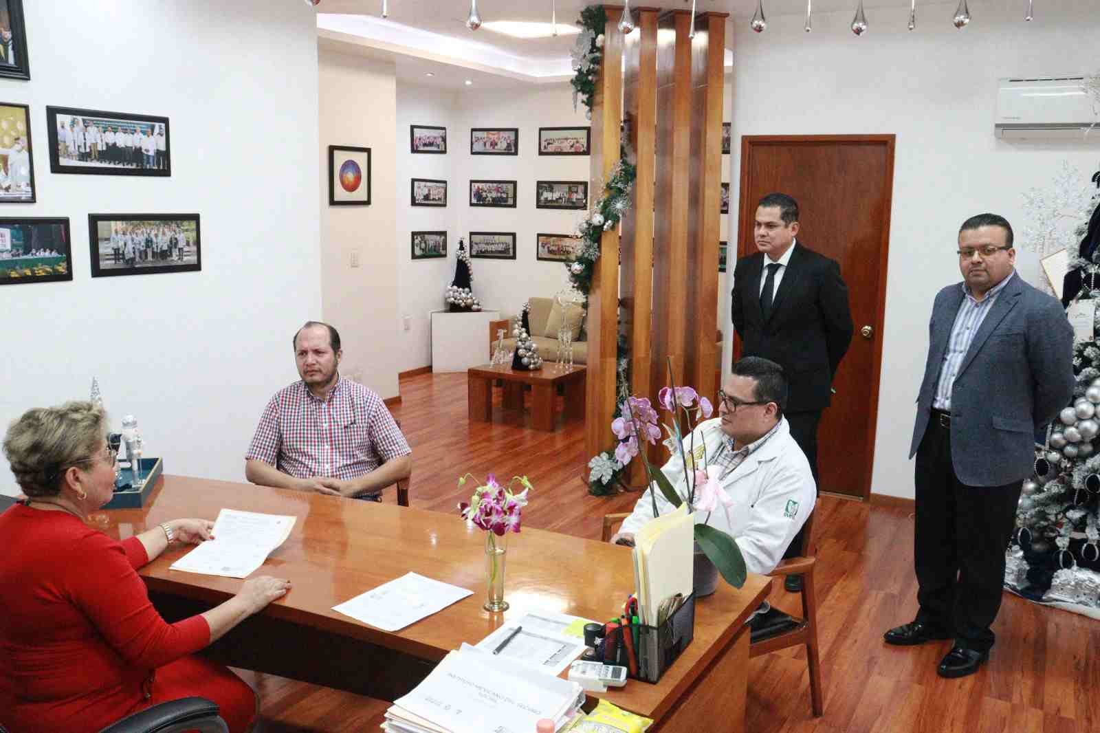 BUSCA IMSS SOLUCIÓN A RECLAMO DE PLAZA PARA MÉDICO DE ONCOLOGÍA