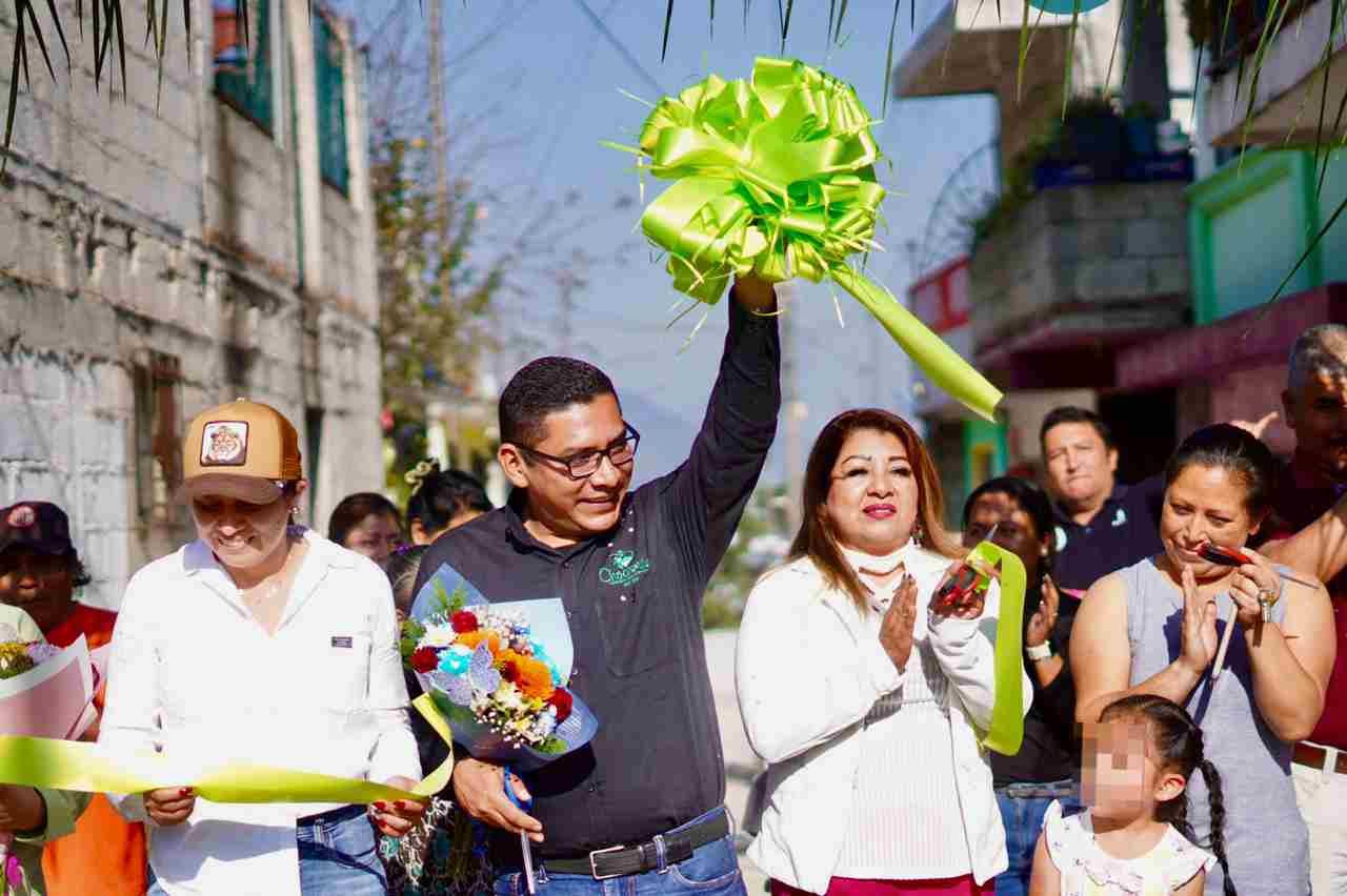 ERNESTO RUIZ ENTREGA OBRA EN LAS GARDENIAS