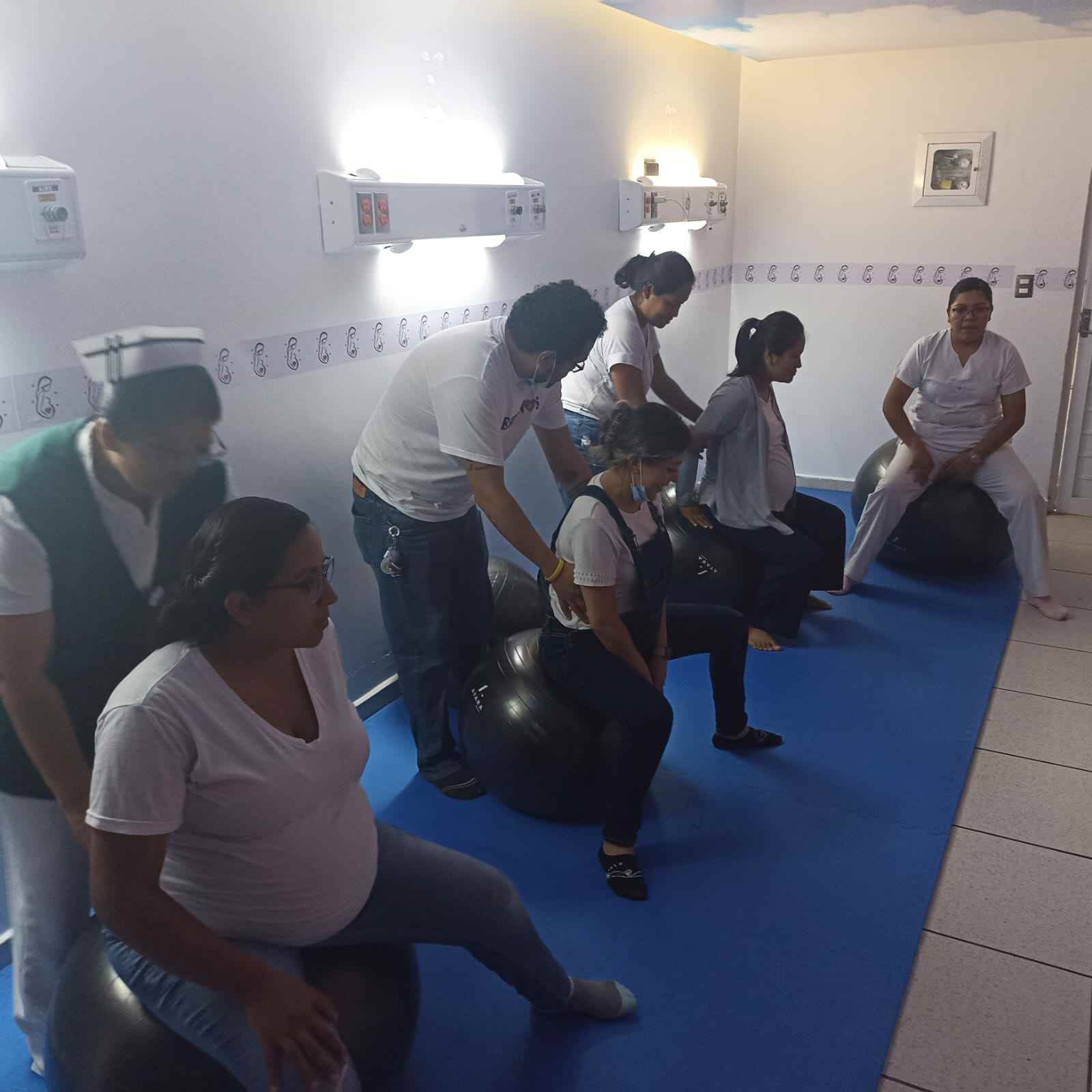 ORIENTA IMSS A FUTURAS MADRES SOBRE PROCESO DEL PARTO