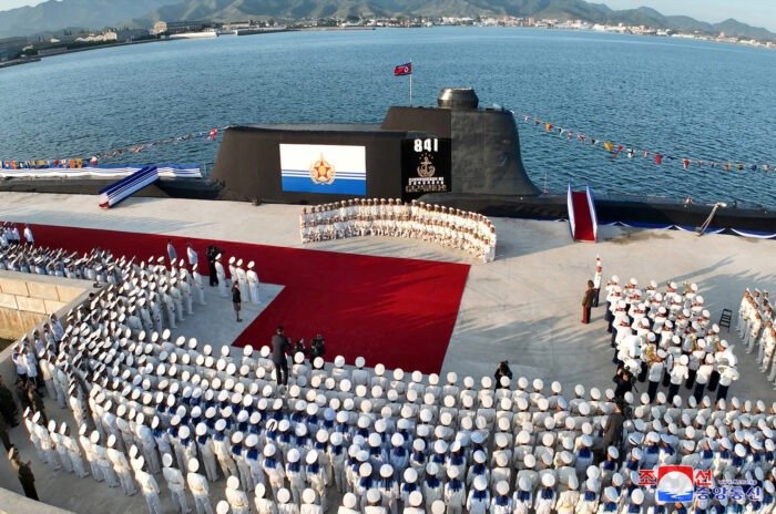 COREA DEL NORTE PRUEBA SUBMARINO PARA GENERAR ‘TSUNAMIS RADIACTIVOS’