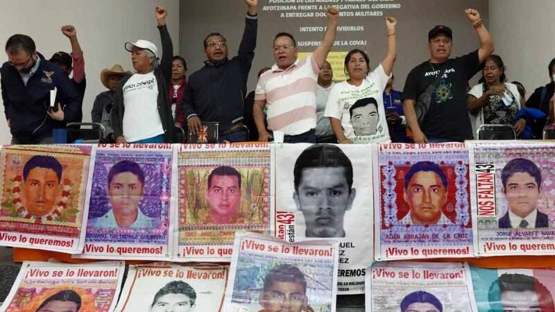 LIBERAN A 8 MILITARES LIGADOS A CASO AYOTZINAPA