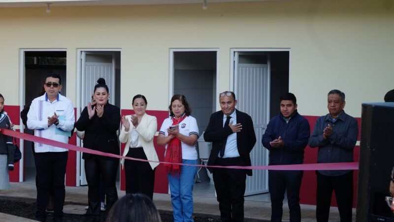ENTREGA VENTURA DEMUNER OBRA EN SECUNDARIA JOVITA LARA