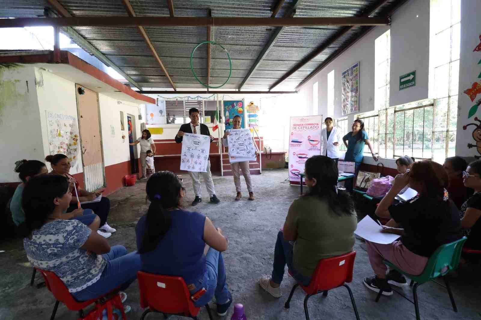 LLEVA DIF TALLER PARA PADRES EN CAIC CENTRO Y BARRANCA