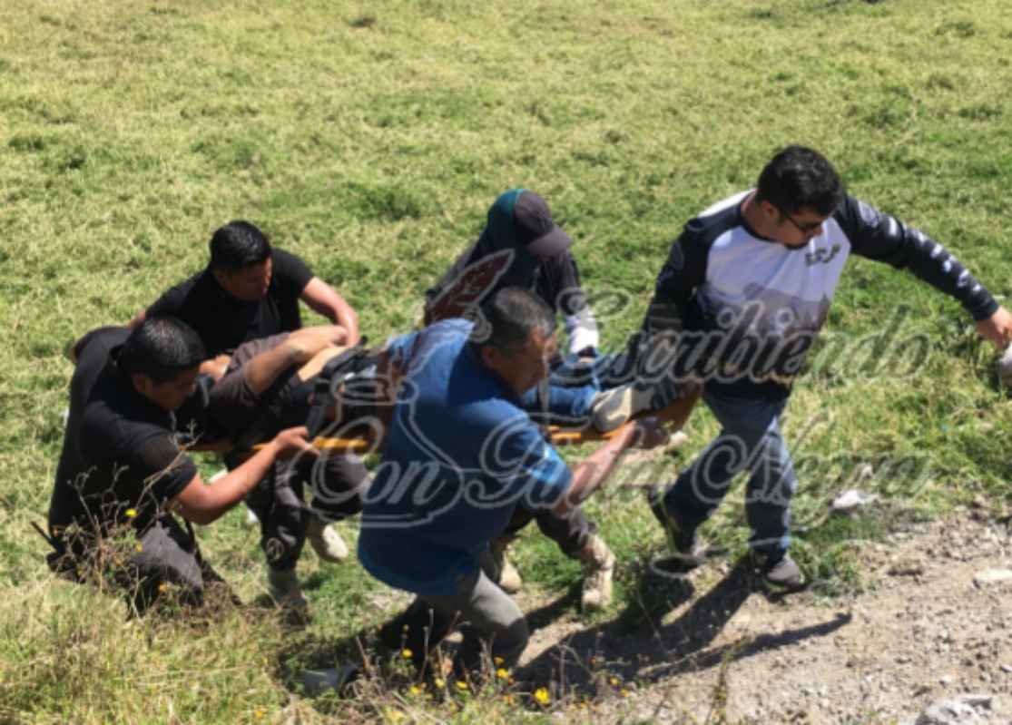 MUERE CAMPESINO DE CALCAHUALCO TRAS VOLCAR