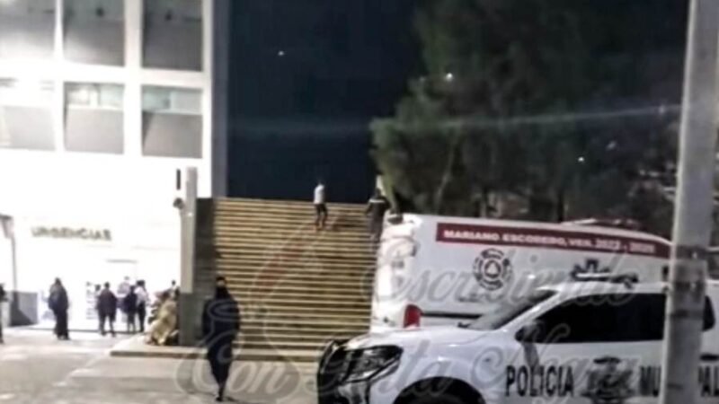 BALEAN A POLICÍAS DE NOGALES; UNO ESTÁ GRAVE