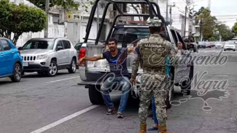 LE ROBAN 30 MIL A FAMILIA DE ZONGOLICA EN VERACRUZ