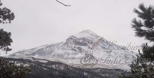 CAE PRIMERA NEVADA EN PICO DE ORIZABA