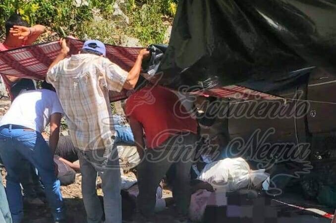 IBAN EN BUSCA DE TRABAJO Y MUEREN EN VOLCADURA