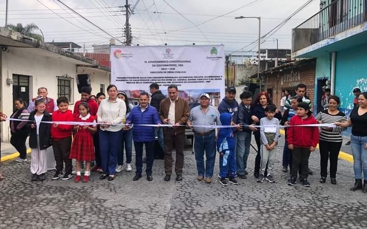 INAUGURA ALCALDE DE COSCO CALLE IGNACIO LÓPEZ RAYÓN