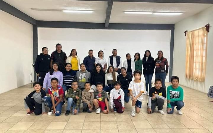 IMPARTEN TALLER DE CAPACITACIÓN DEPORTIVA EN TOMATLÁN