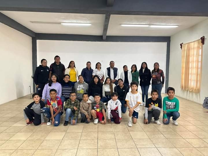 IMPARTEN TALLER DE CAPACITACIÓN DEPORTIVA EN TOMATLÁN
