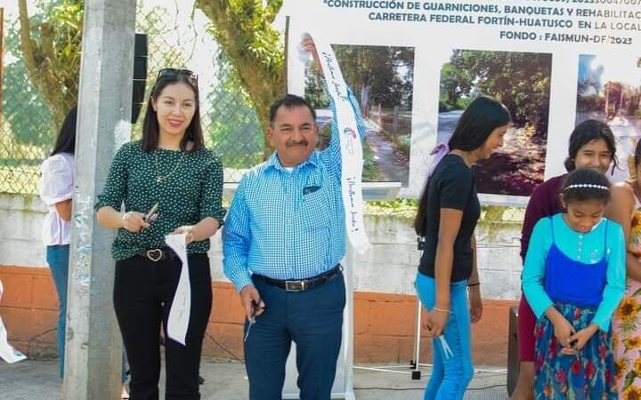 INAUGURA ALCALDE DE COSCO OBRA EN DOS CAMINOS
