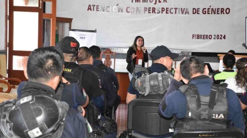 IMPARTE INSTITUTO DE LA MUJER PLÁTICA SOBRE ATENCIÓN CON PERSPECTIVA DE GÉNERO