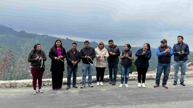 ENTREGAN DOS OBRAS EN ACOMULCO