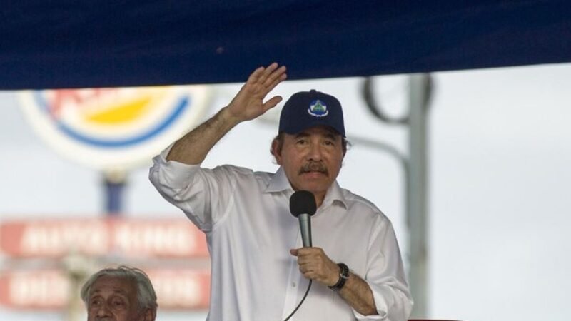 COMPARAN A ORTEGA CON ADOLF HITLER Y AUGUSTO PINOCHET