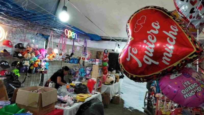 PROMUEVEN AUTORIDADES COMERCIO POR DÍA DEL AMOR Y LA AMISTAD