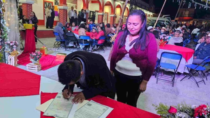 CELEBRAN BODAS COLECTIVAS EN CALCAHUALCO