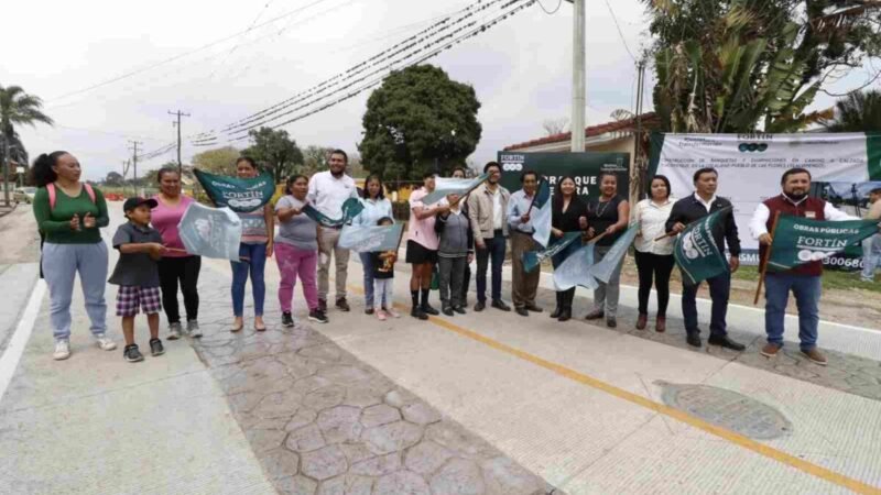 INAUGURAN PAVIMENTACIÓN DE CALZADA TLACOTENGO