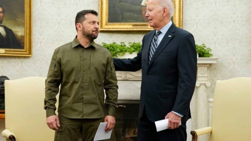 BIDEN PIDE A ZELENSKY CONFIAR EN RENOVACIÓN DE AYUDA MILITAR DE EU