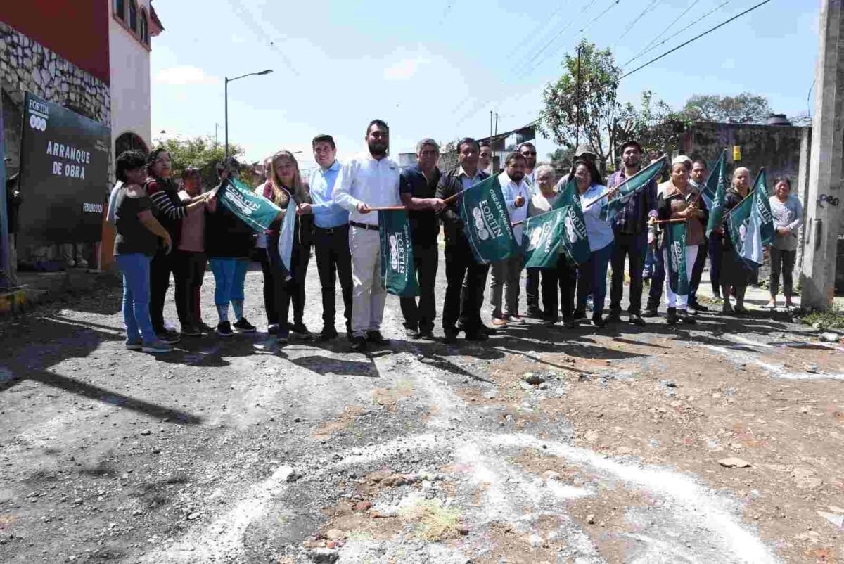 DAN AUTORIDADES BANDERAZO DE OBRAS EN VILLA UNIÓN Y SAN PAULINO