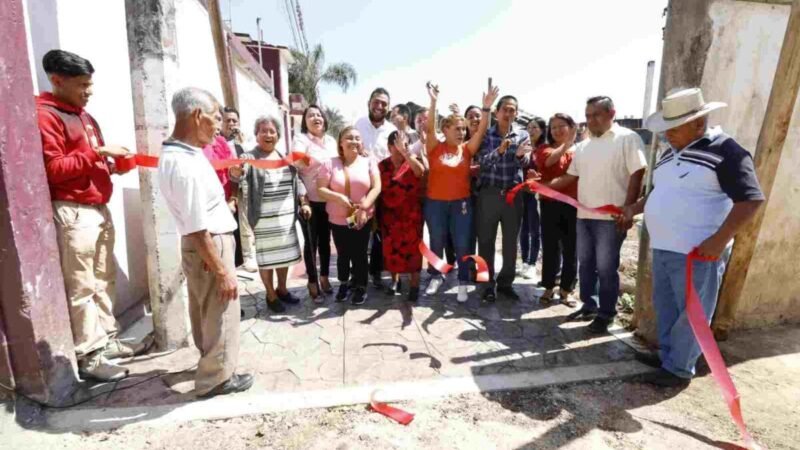 ENTREGAN AUTORIDADES OBRA DE PAVIMENTACIÓN