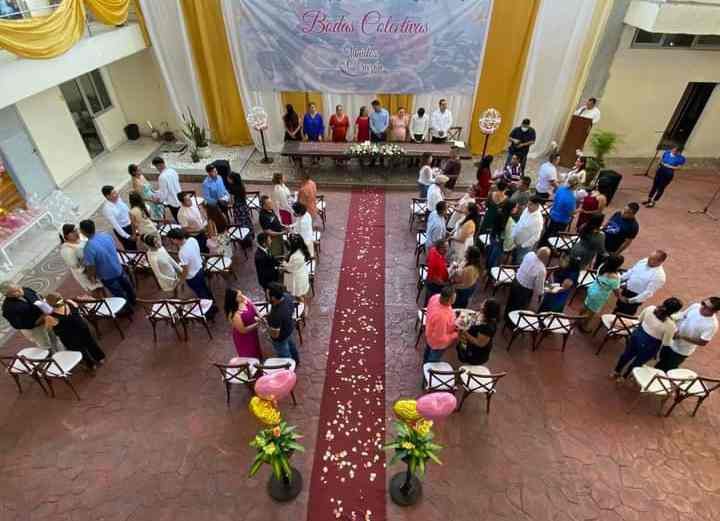 FESTEJAN CON BODAS EL 14 DE FEBRERO