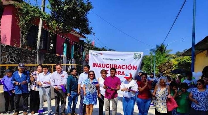 ENTREGA ALCALDE DE ATOYAC OBRA INTEGRAL EN CRUZ VERDE