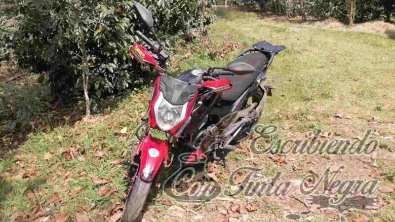 ASEGURA POLICÍA MOTOCICLETA CON REPORTE DE ROBO