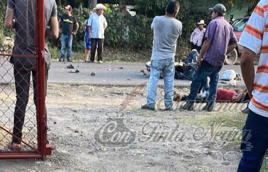 CHOCAN EBRIOS MOTOCICLISTAS EN ZENTLA