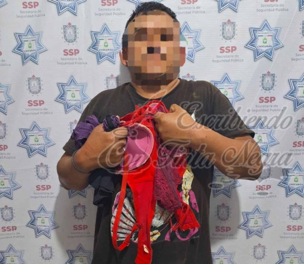 SE ROBA ROPA INTERIOR DE MUJER; LO DETIENE LA POLICÍA