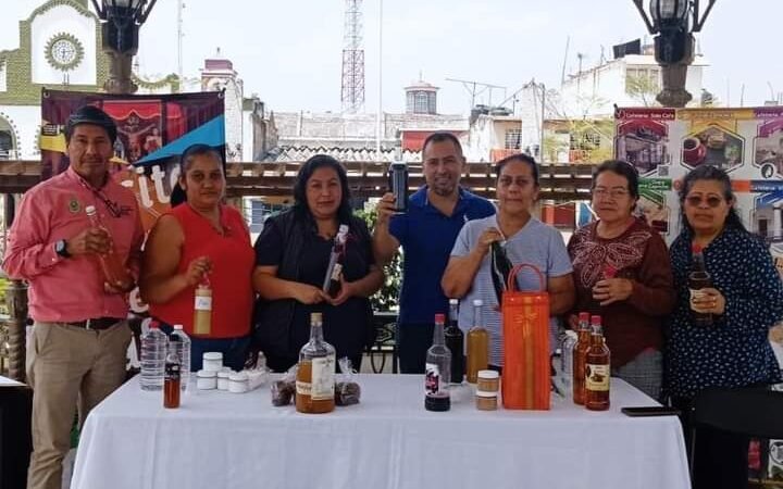 IMPARTEN TALLER DE EVALUACIÓN DE LICORES