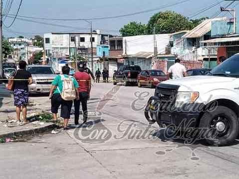 LO DEGOLLAN DENTRO DE SU VIVIENDA